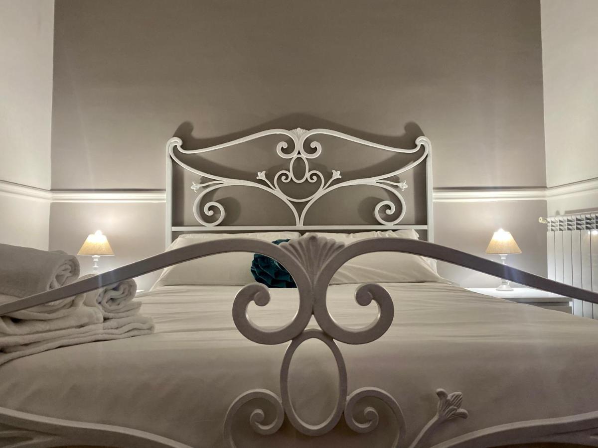 Miluar - Centro Storico - Lungo La Via Della Musica Bed & Breakfast เนเปิลส์ ภายนอก รูปภาพ