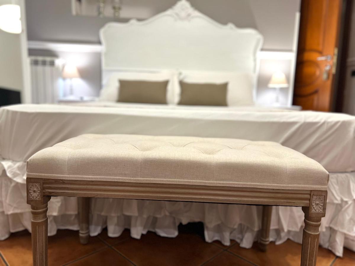 Miluar - Centro Storico - Lungo La Via Della Musica Bed & Breakfast เนเปิลส์ ภายนอก รูปภาพ