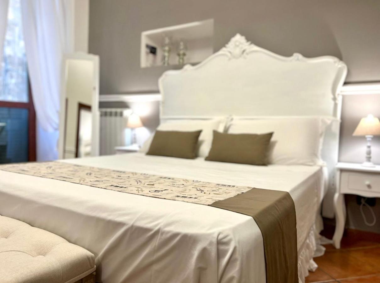 Miluar - Centro Storico - Lungo La Via Della Musica Bed & Breakfast เนเปิลส์ ภายนอก รูปภาพ